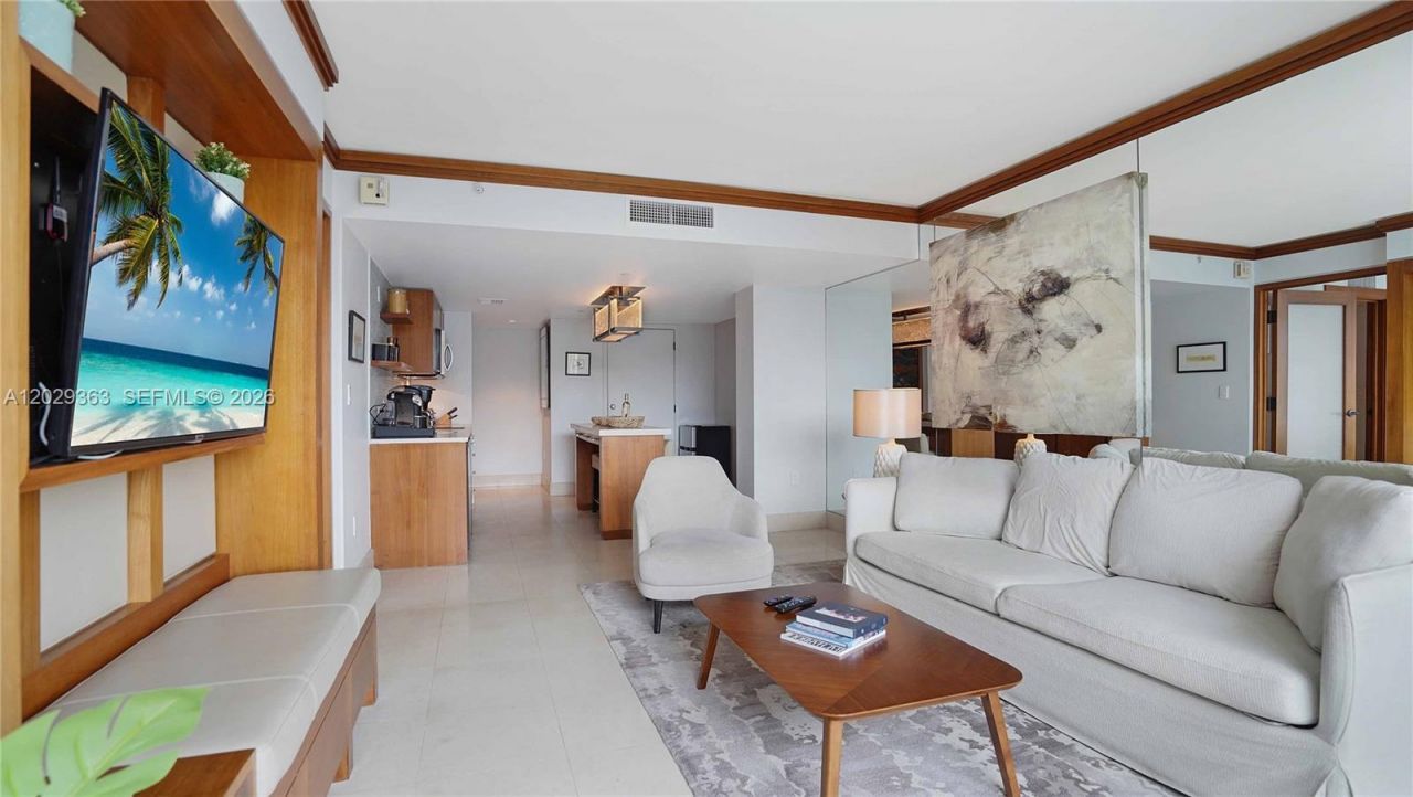 6801 Collins Ave , Unit 315, Miami Beach, FL 33141 Photo
