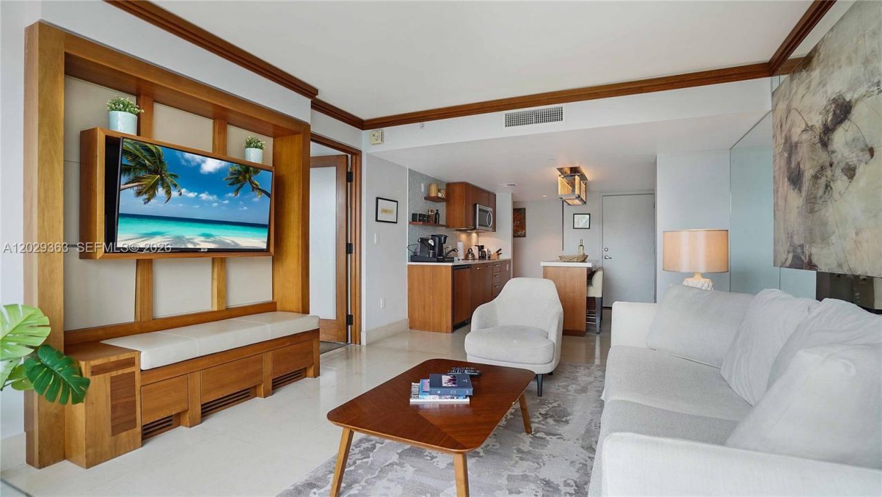 6801 Collins Ave , Unit 315, Miami Beach, FL 33141 Photo