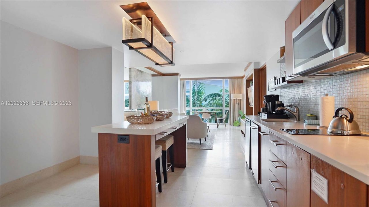 6801 Collins Ave , Unit 315, Miami Beach, FL 33141 Photo