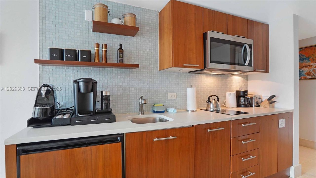 6801 Collins Ave , Unit 315, Miami Beach, FL 33141 Photo