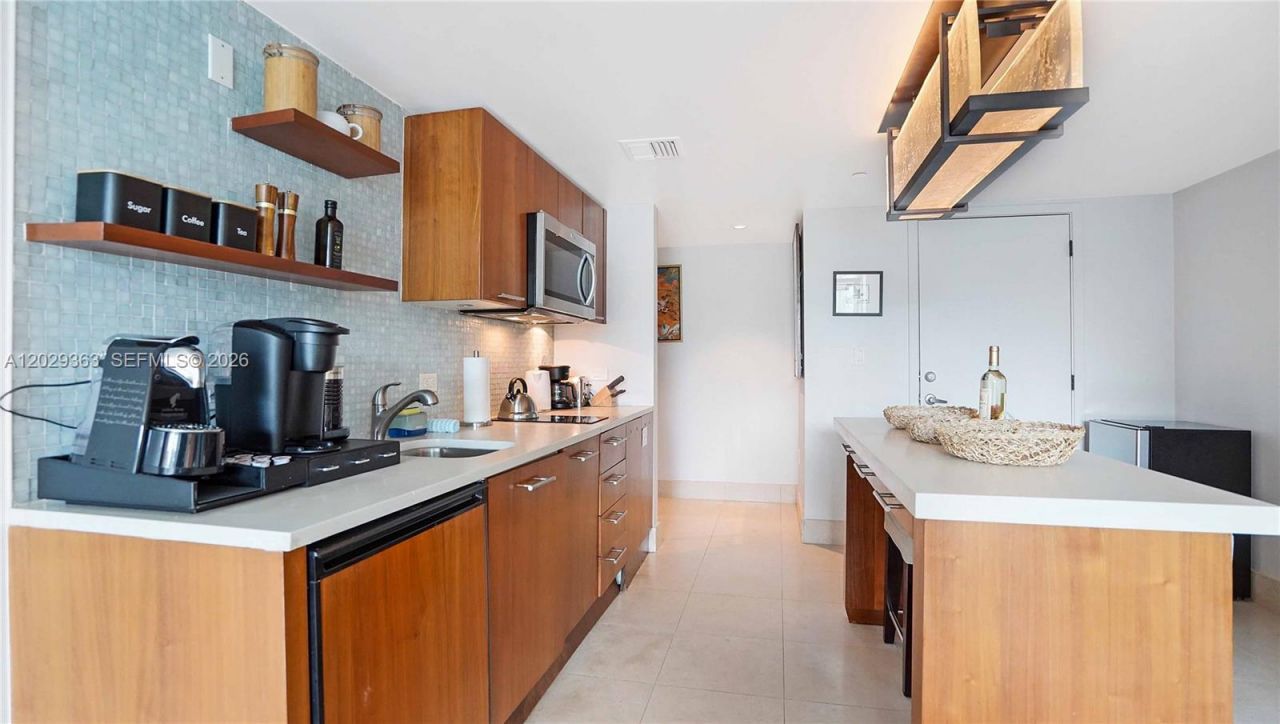 6801 Collins Ave , Unit 315, Miami Beach, FL 33141 Photo