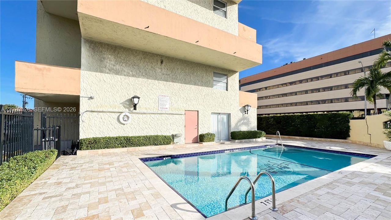300 NW 42nd Ave , Unit 411, Miami, FL 33126 Photo