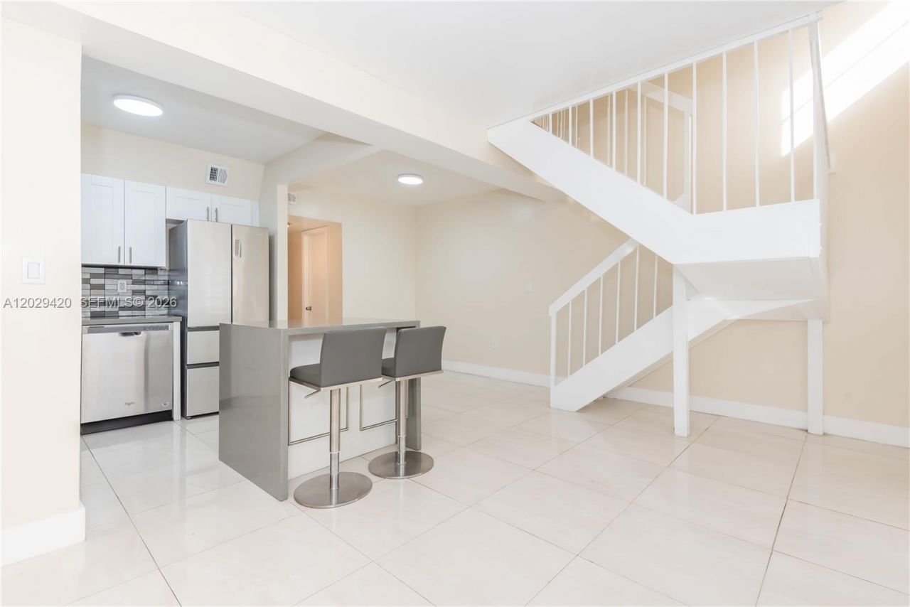 300 NW 42nd Ave , Unit 411, Miami, FL 33126 Photo