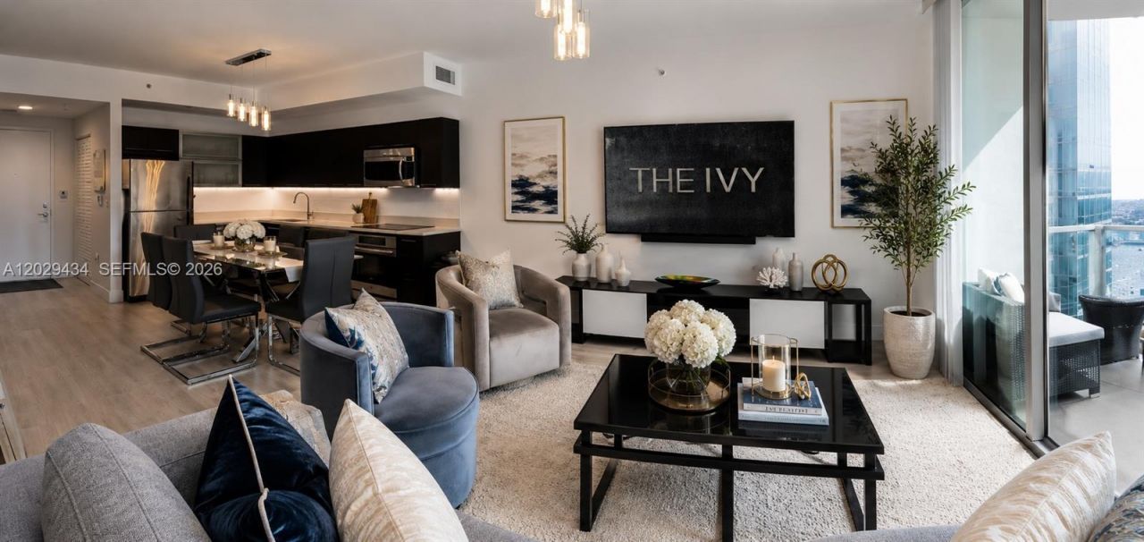 90 SW 3rd St , Unit 1703, Miami, FL 33130 Photo