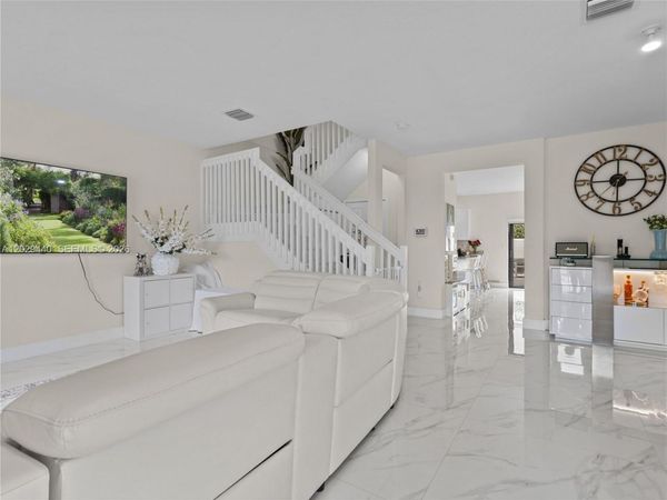 3347 W 106th Ter , Hialeah, FL 33018