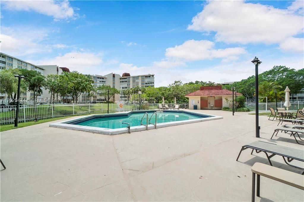7081 Environ Blvd , Unit 242, Lauderhill, FL 33319 Photo