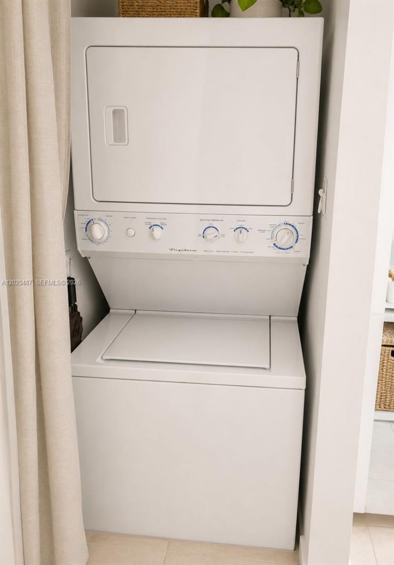 945 Michigan Ave, Unit 5, Miami Beach, FL 33139 Photo