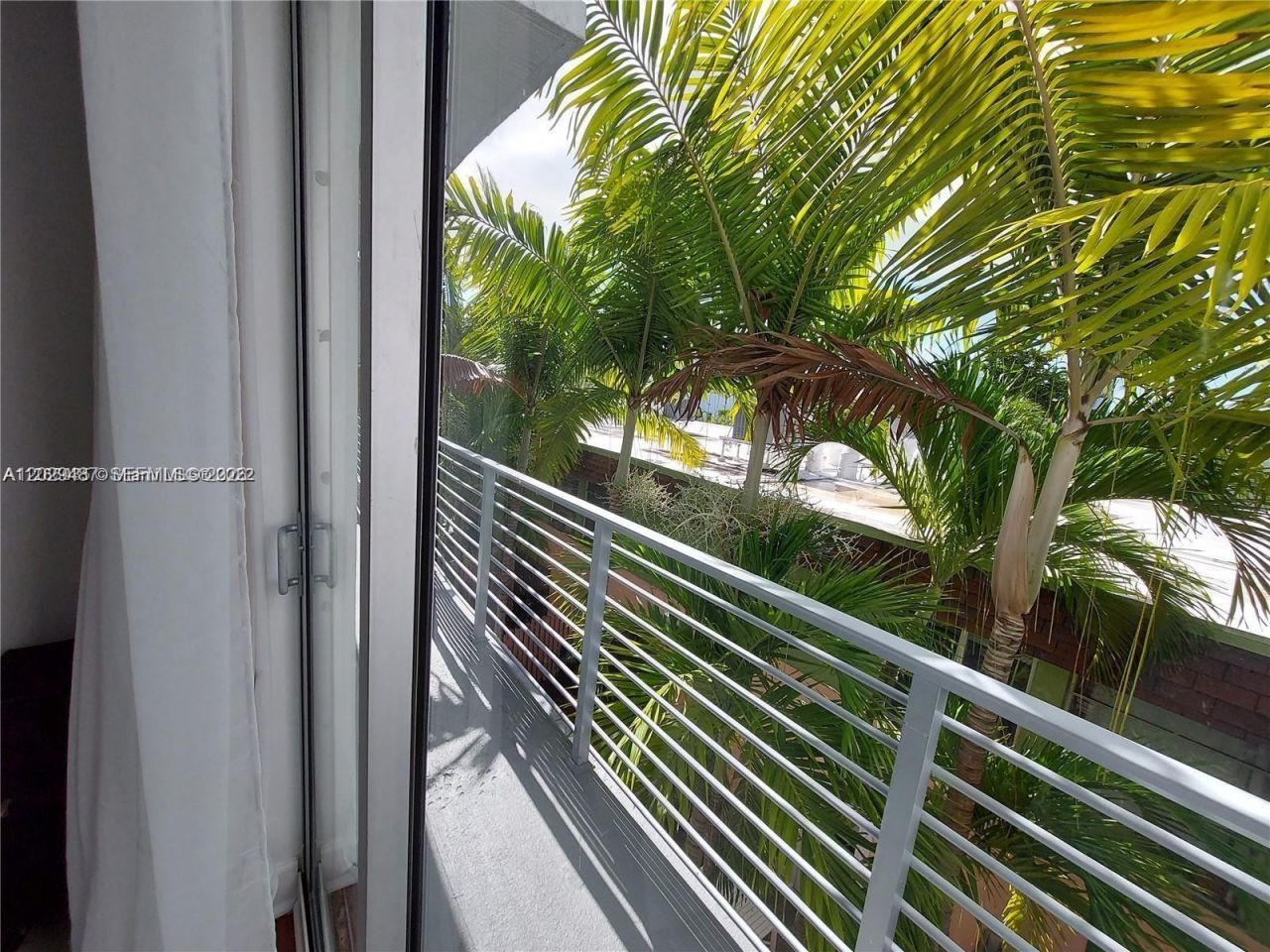945 Michigan Ave, Unit 5, Miami Beach, FL 33139 Photo