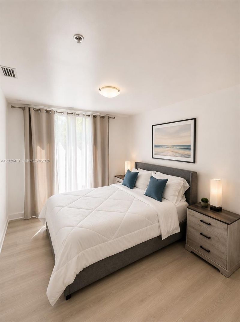 945 Michigan Ave, Unit 5, Miami Beach, FL 33139 Photo
