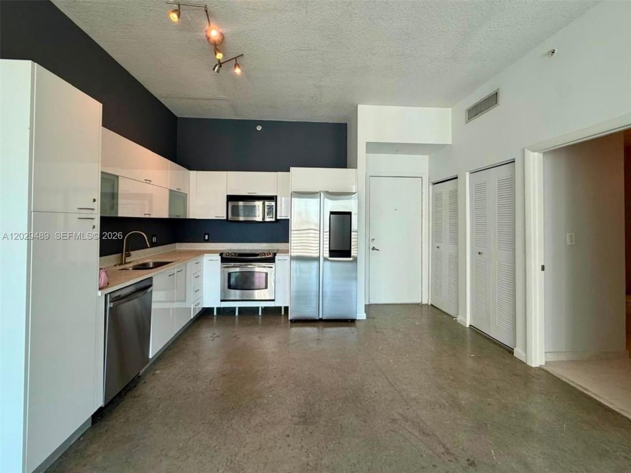 133 NE 2nd Ave , Unit 1905, Miami, FL 33132 Photo