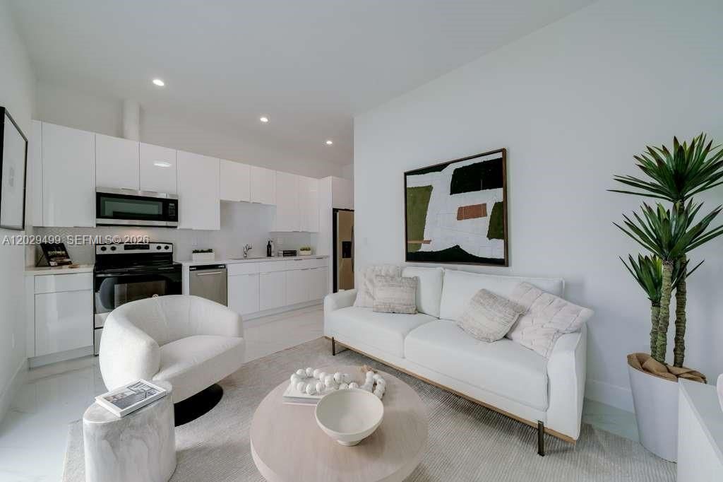2938 NW 27th St , Unit 2938, Miami, FL 33142 Photo