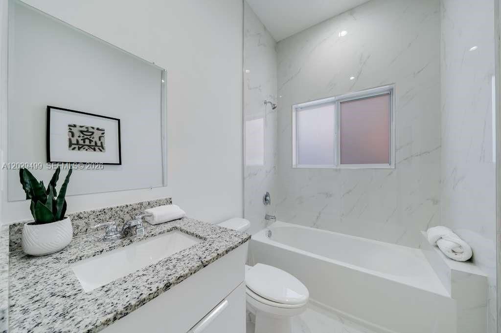 2938 NW 27th St , Unit 2938, Miami, FL 33142 Photo