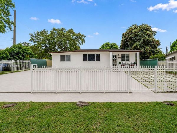 6404 Meade St , Hollywood, FL 33024
