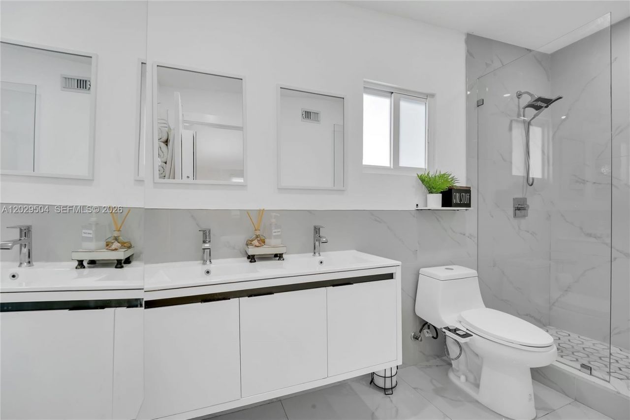 6404 Meade St , Hollywood, FL 33024 Photo