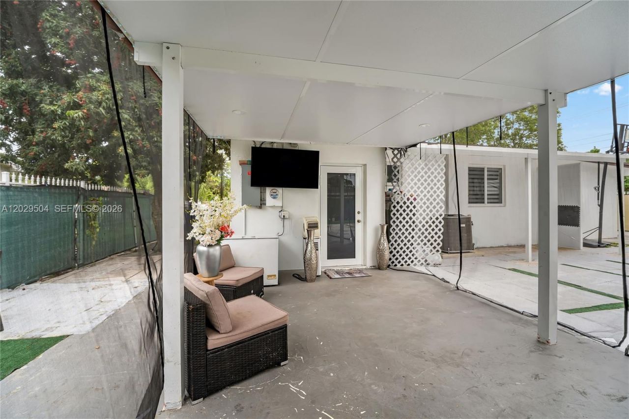 6404 Meade St , Hollywood, FL 33024 Photo