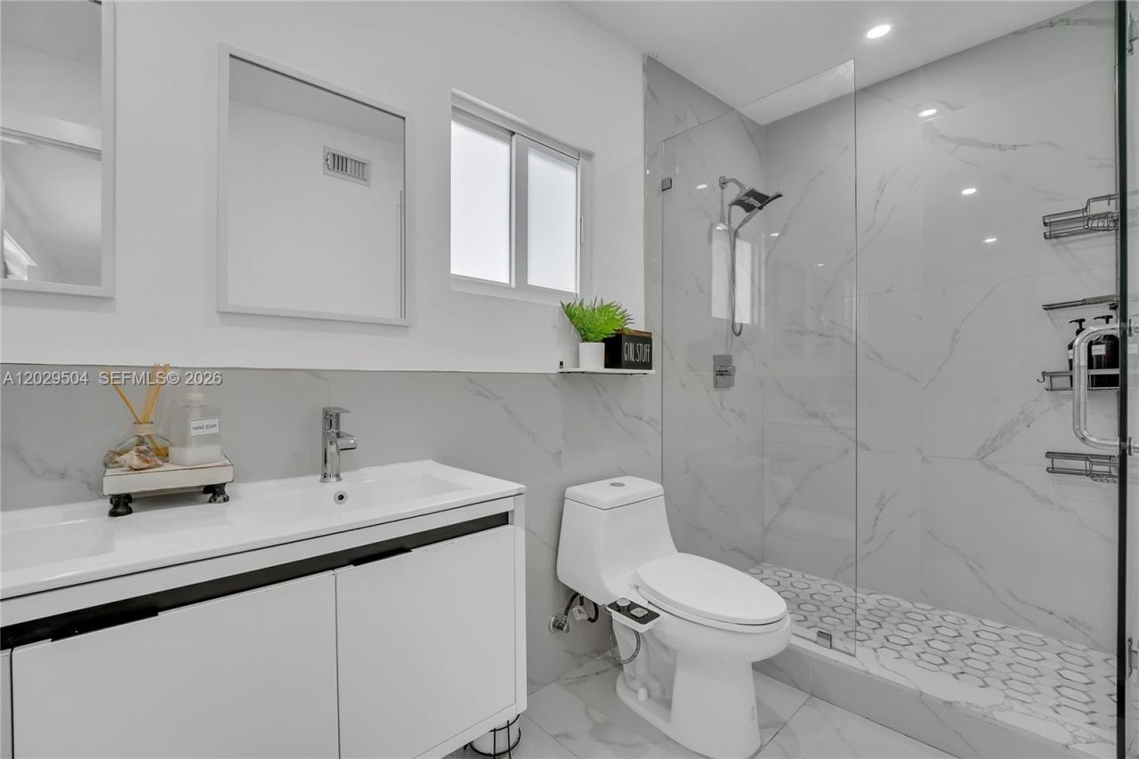 6404 Meade St , Hollywood, FL 33024 Photo