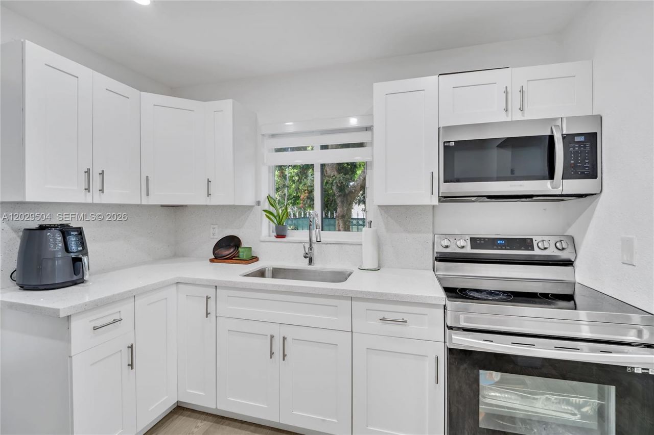 6404 Meade St , Hollywood, FL 33024 Photo