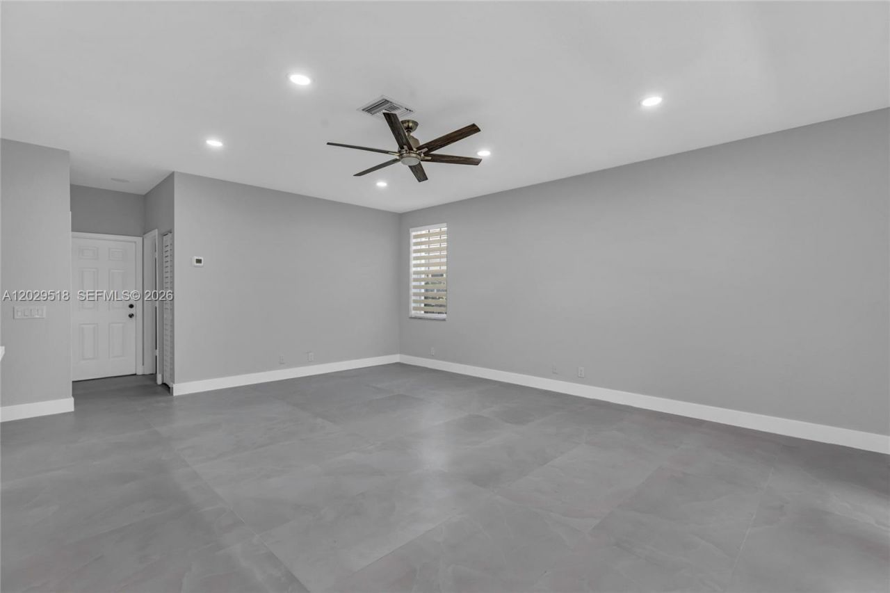 1140 Cedar Falls Dr , Weston, FL 33327 Photo