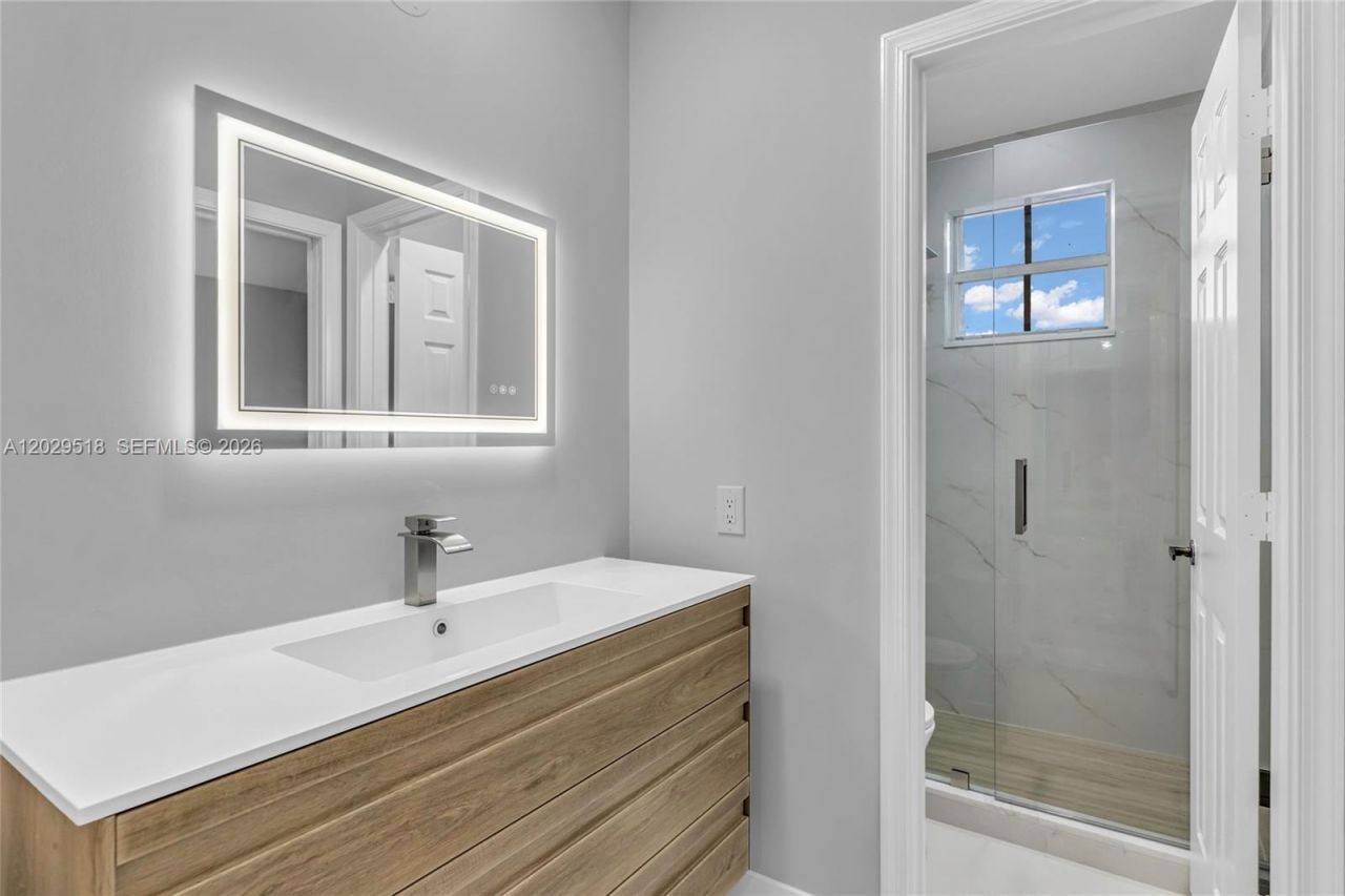 1140 Cedar Falls Dr , Weston, FL 33327 Photo