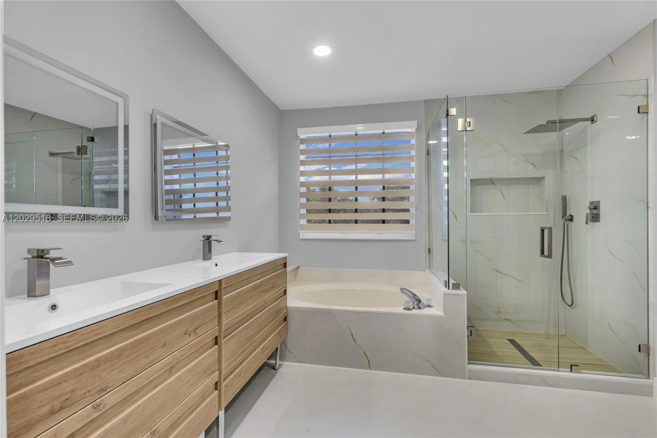 1140 Cedar Falls Dr , Weston, FL 33327 Photo