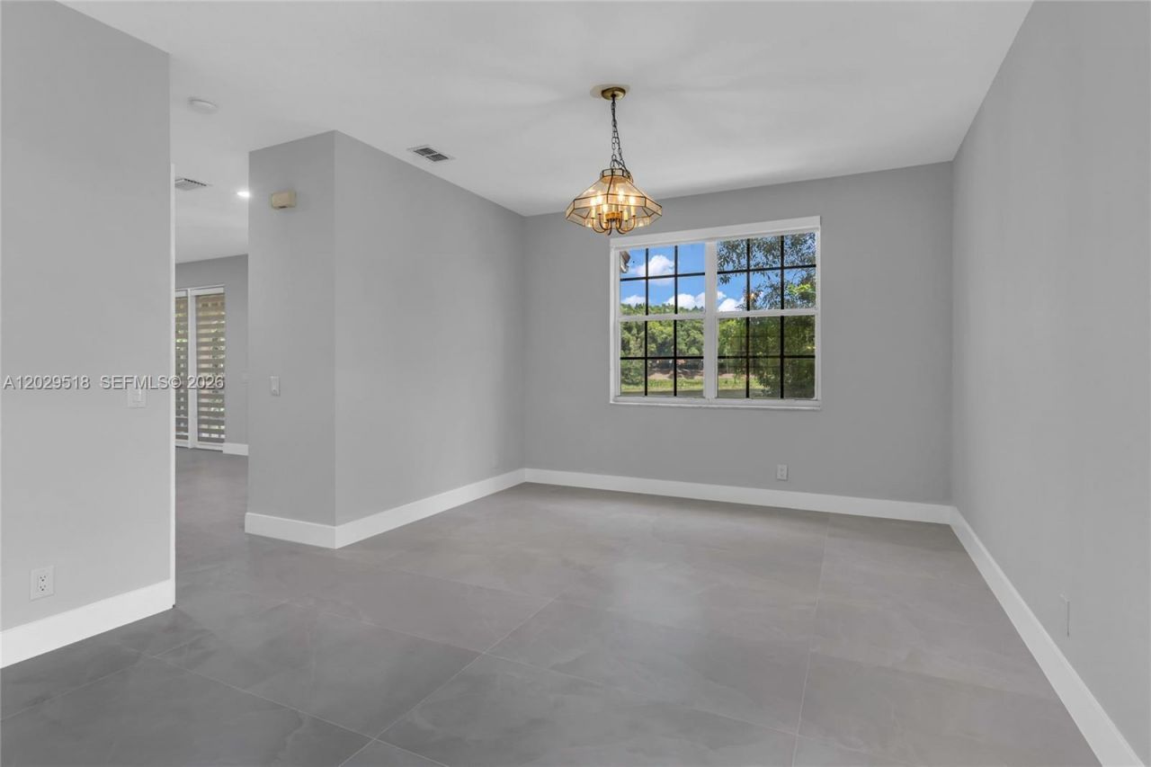 1140 Cedar Falls Dr , Weston, FL 33327 Photo