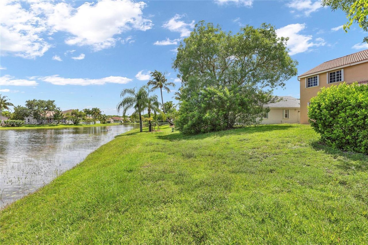 1140 Cedar Falls Dr , Weston, FL 33327 Photo