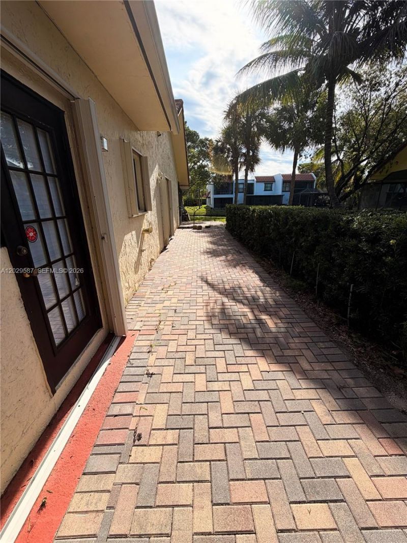 16295 Laurel Dr, Unit 2, Weston, FL 33326 Photo