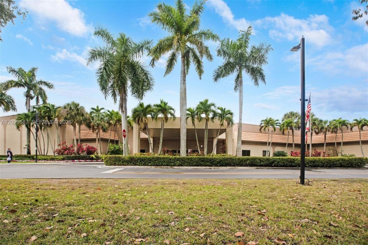16295 Laurel Dr, Unit 2, Weston, FL 33326 Photo