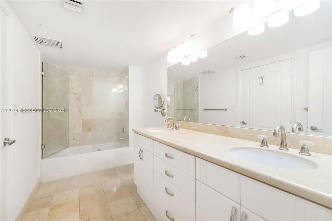 2101 Brickell Ave , Unit 1103, Miami, FL 33129 Photo