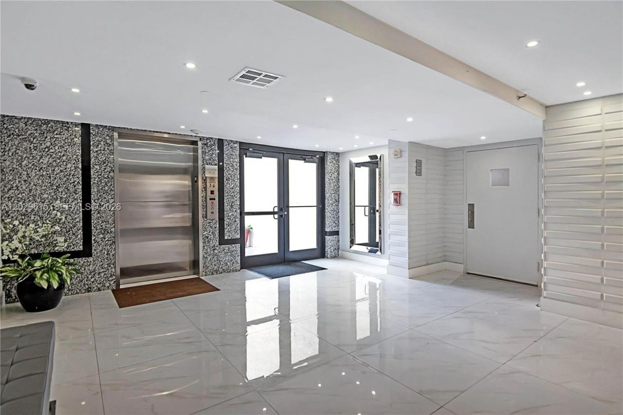 16919 N Bay Rd , Unit 504, Sunny Isles Beach, FL 33160 Photo