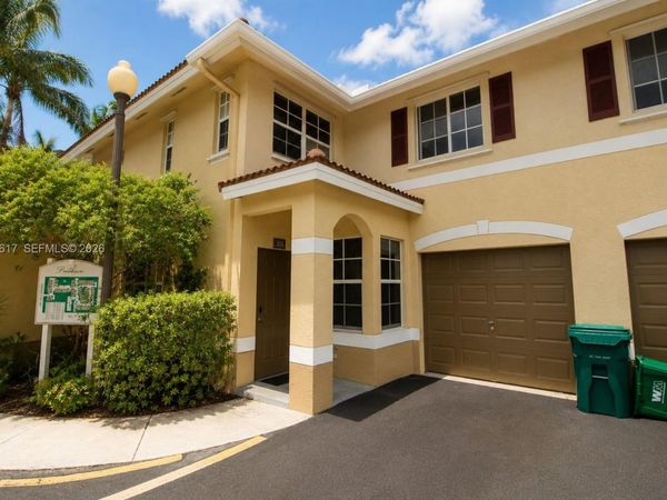734 NE 90th St, Unit 301, Miami, FL 33138