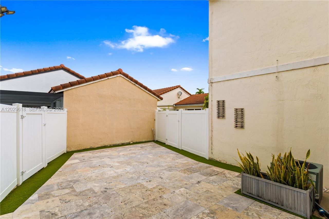17835 SW 10th Ct, Pembroke Pines, FL 33029 Photo