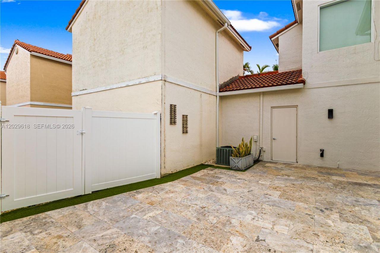 17835 SW 10th Ct, Pembroke Pines, FL 33029 Photo