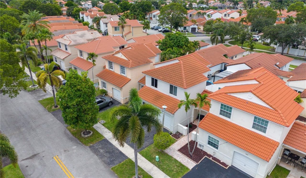 17835 SW 10th Ct, Pembroke Pines, FL 33029 Photo