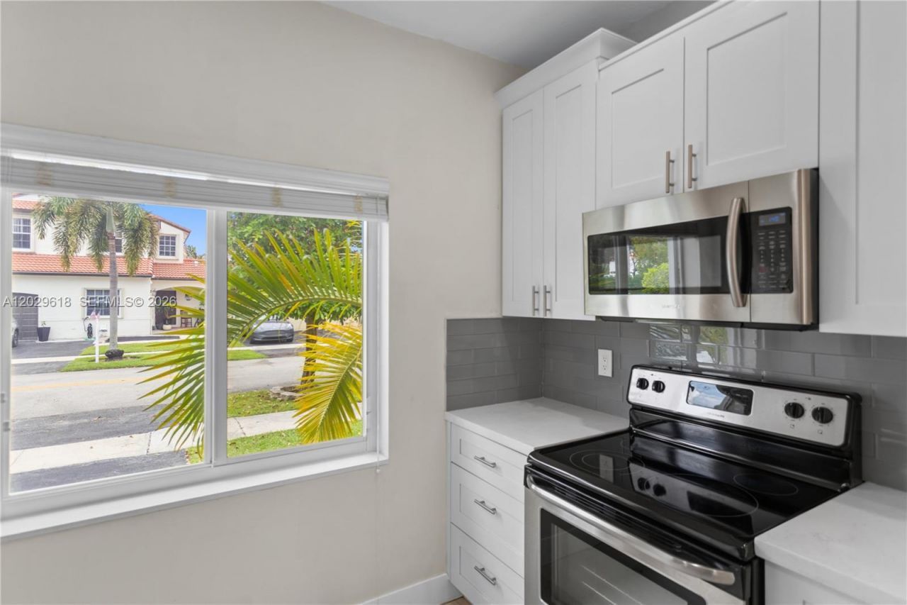 17835 SW 10th Ct, Pembroke Pines, FL 33029 Photo