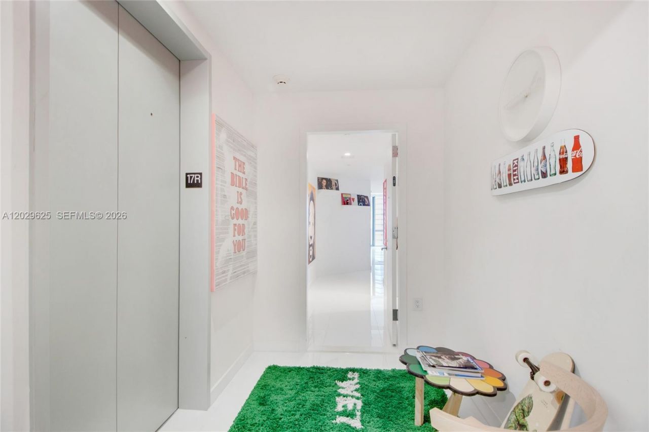 851 NE 1st Ave , Unit 1705, Miami, FL 33132 Photo