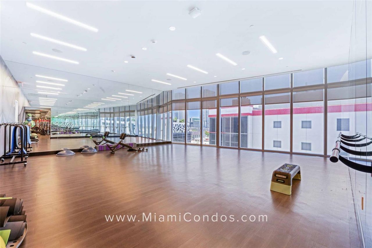 851 NE 1st Ave , Unit 1705, Miami, FL 33132 Photo