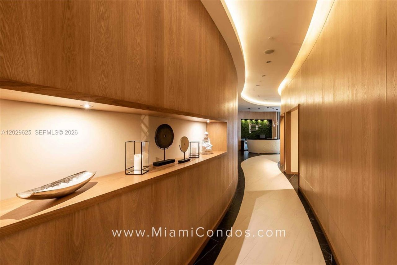 851 NE 1st Ave , Unit 1705, Miami, FL 33132 Photo