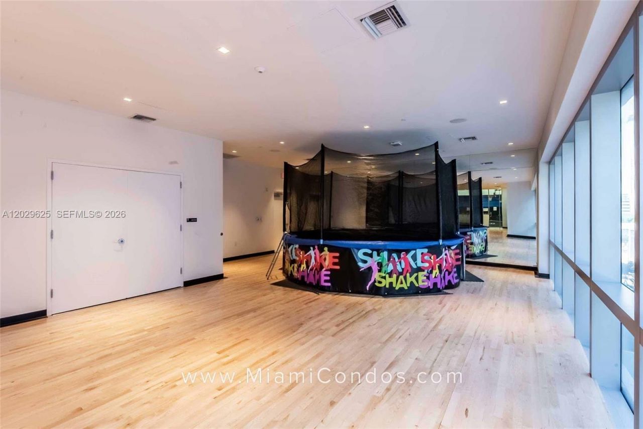 851 NE 1st Ave , Unit 1705, Miami, FL 33132 Photo
