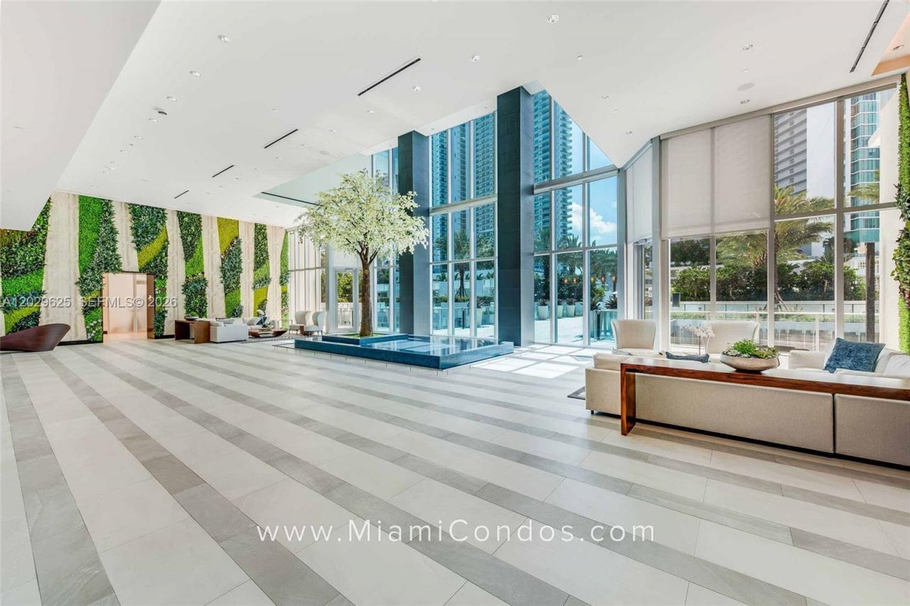 851 NE 1st Ave , Unit 1705, Miami, FL 33132 Photo