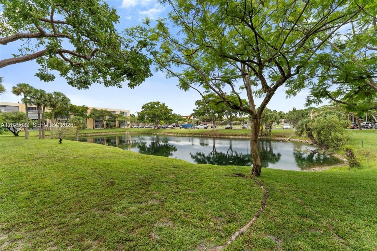 3141 NW 47th Ter , Unit 121, Lauderdale Lakes, FL 33319 Photo
