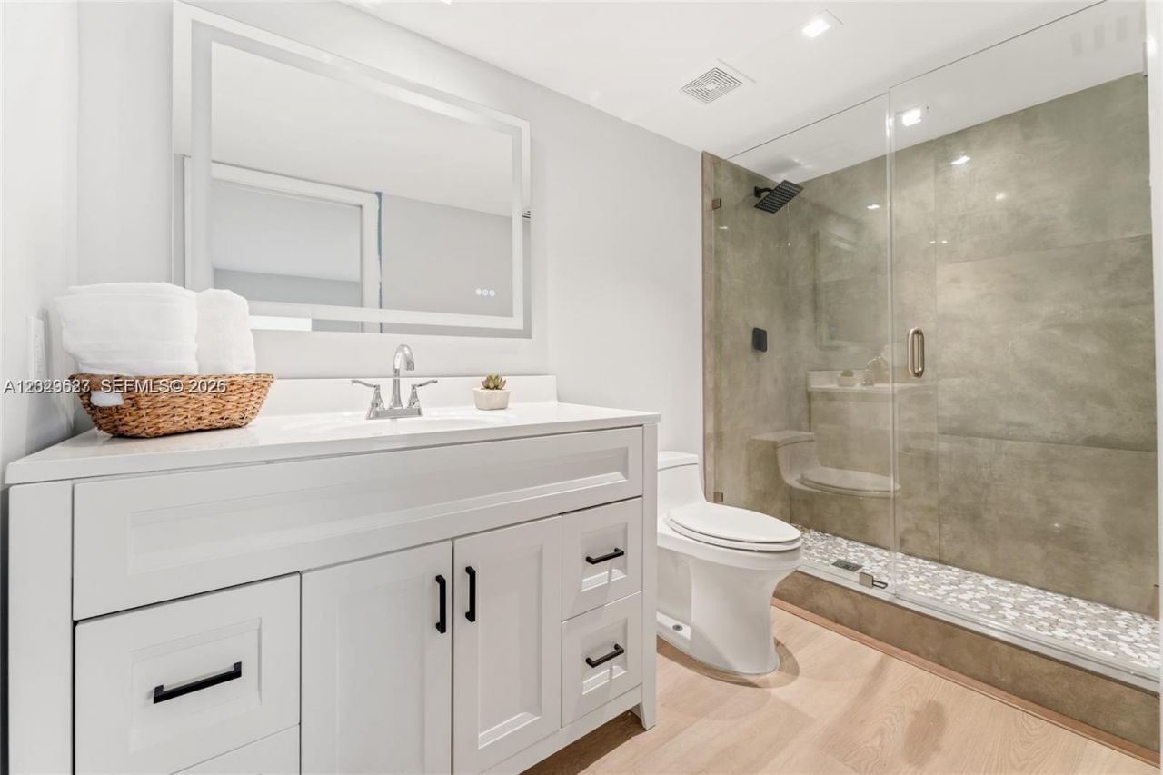 3141 NW 47th Ter , Unit 121, Lauderdale Lakes, FL 33319 Photo