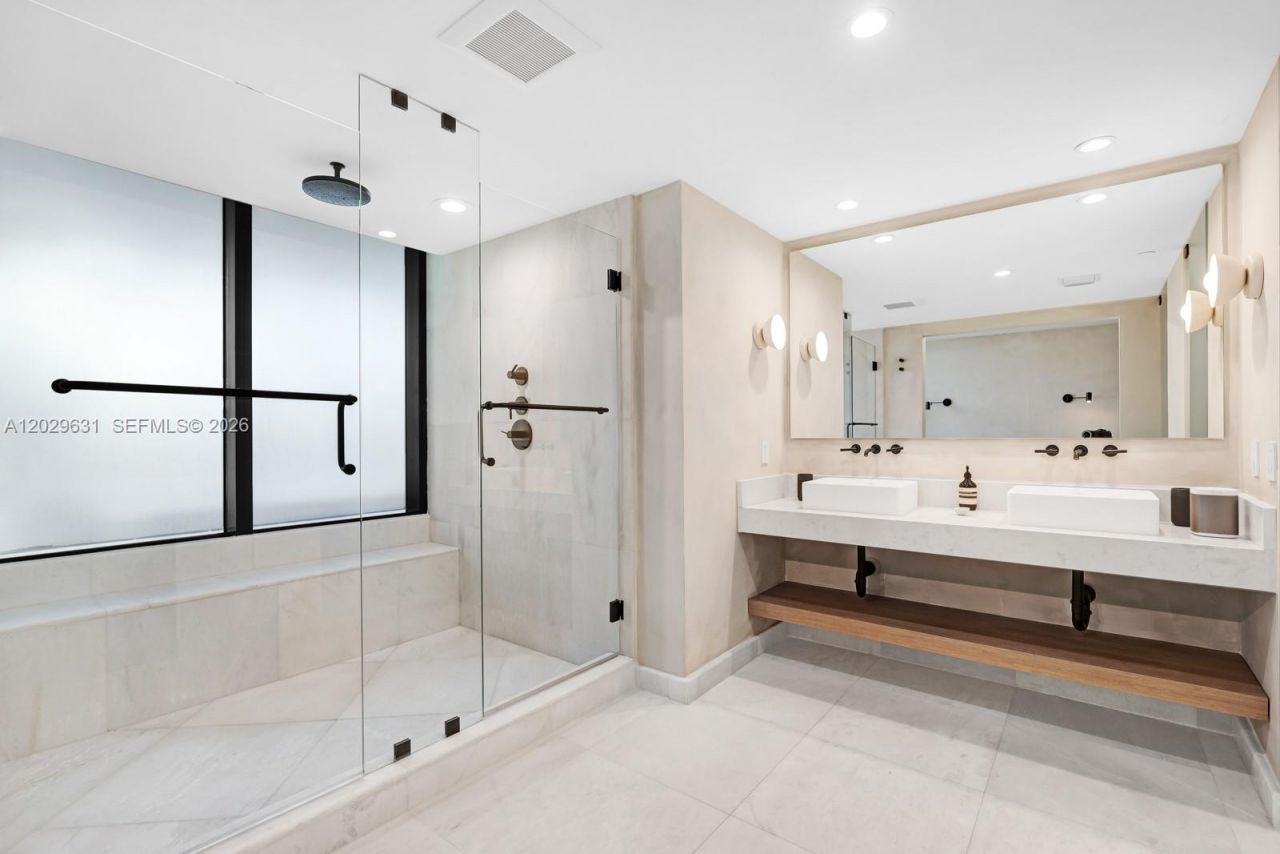 5875 Collins Ave , Unit 501, Miami Beach, FL 33140 Photo