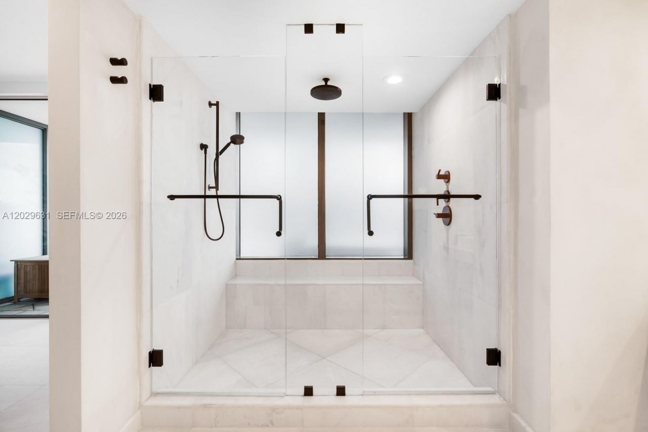 5875 Collins Ave , Unit 501, Miami Beach, FL 33140 Photo
