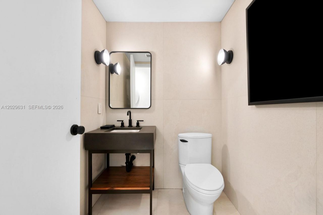 5875 Collins Ave , Unit 501, Miami Beach, FL 33140 Photo