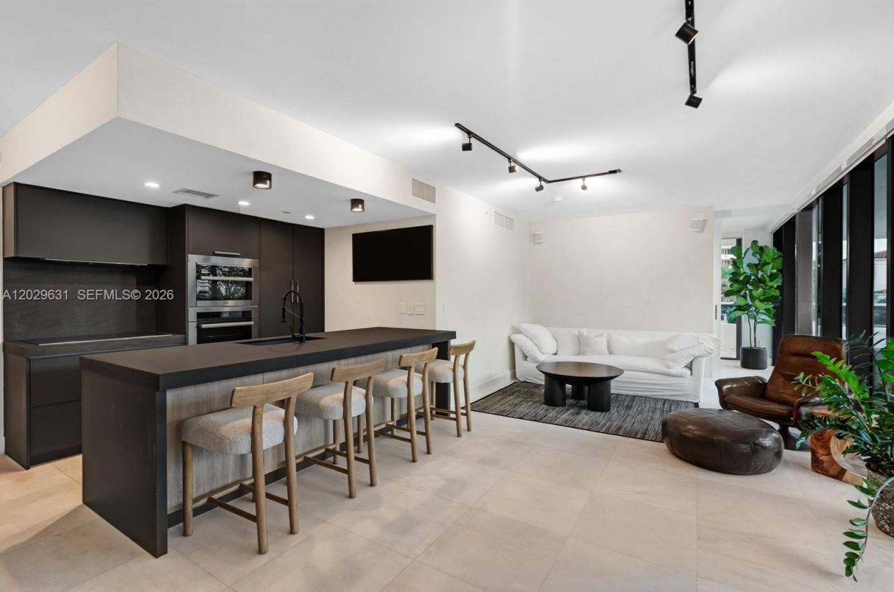 5875 Collins Ave , Unit 501, Miami Beach, FL 33140 Photo