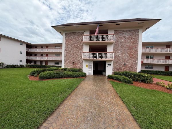 1100 HILLCREST COURT , Unit 111, Hollywood, FL 33021