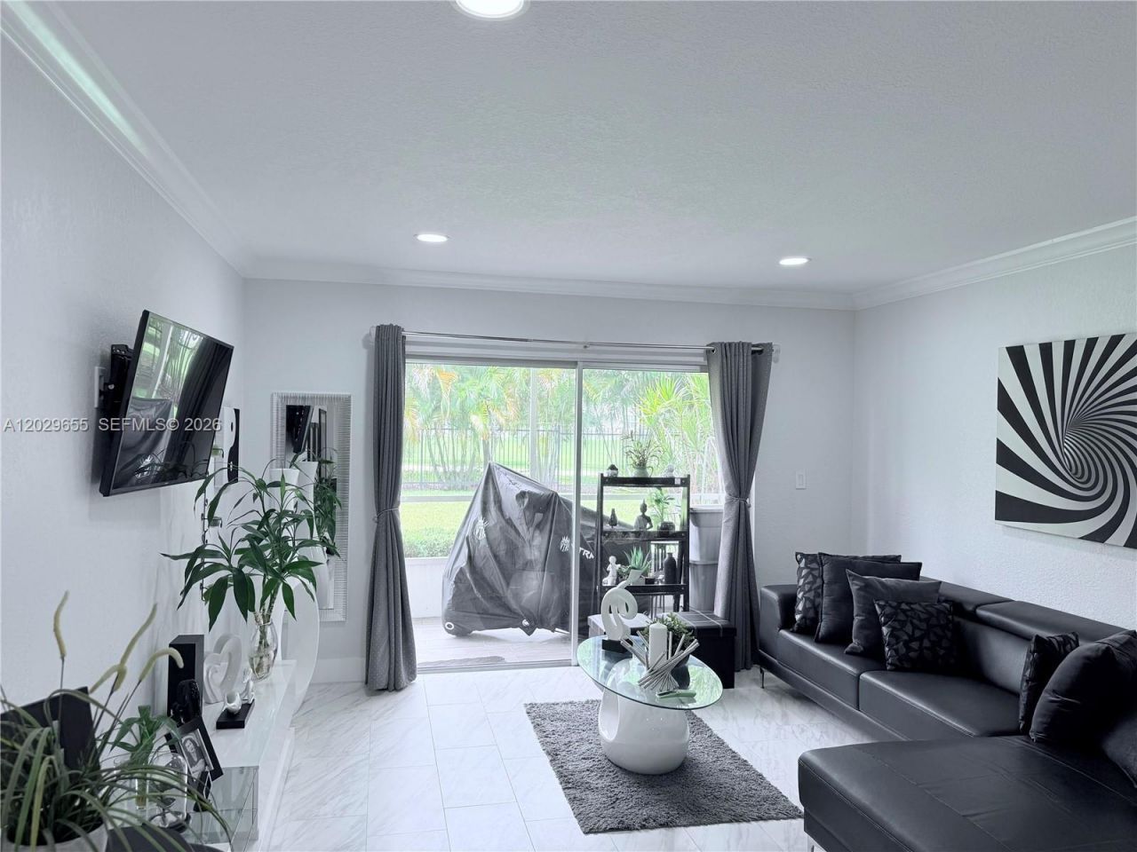 1100 Hillcrest Court , Unit 111, Hollywood, FL 33021 Photo