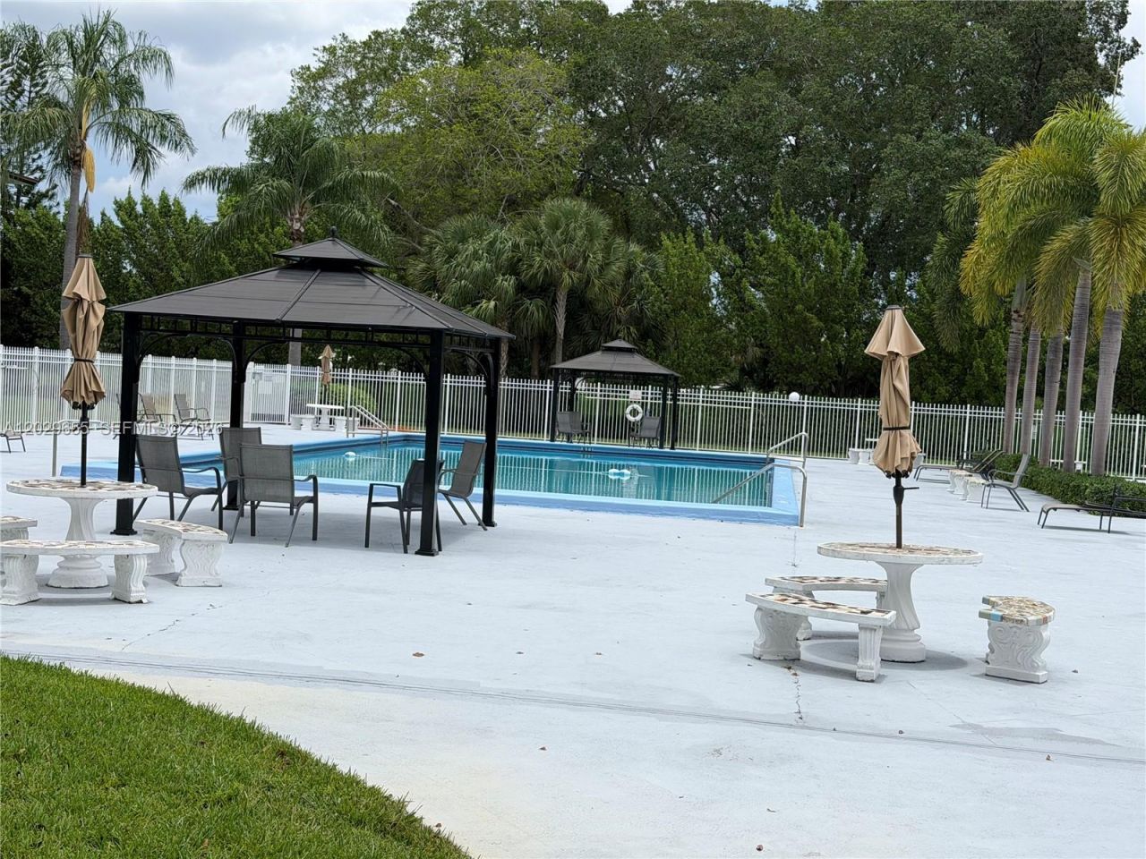 1100 Hillcrest Court , Unit 111, Hollywood, FL 33021 Photo