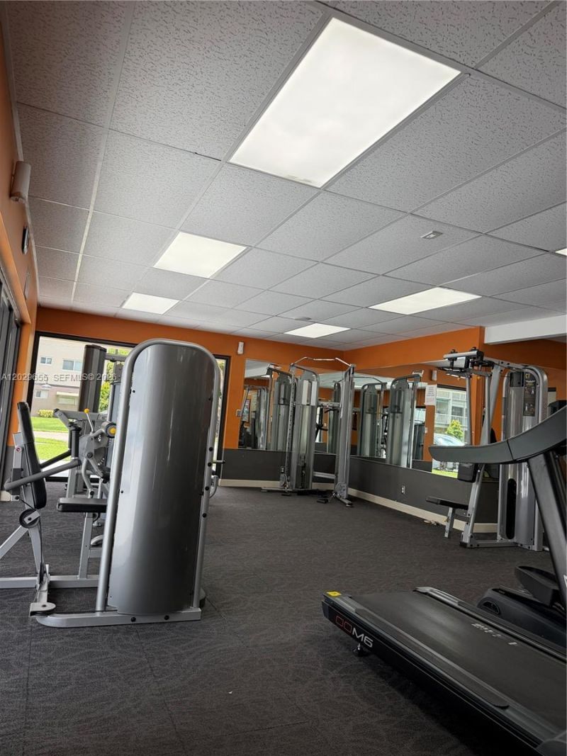 1100 Hillcrest Court , Unit 111, Hollywood, FL 33021 Photo